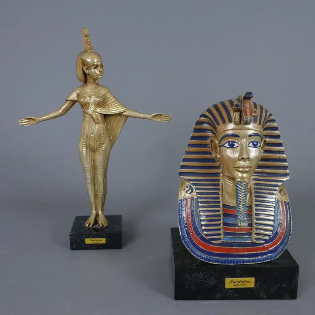 - 2 FIGUREN nach ALTÄGYPTISCHEN STATUEN, 2. Hälfte 20. Jh.
