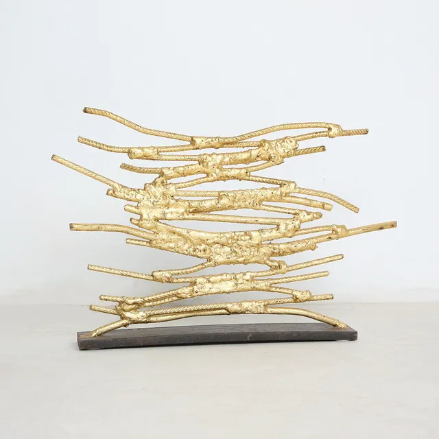 BILL MICHAEL LAUX. aus dem Nachlass von. 'Mumifiziert', 2017, Skulptur, Stahl, schlagmetallvergoldet, signiert.