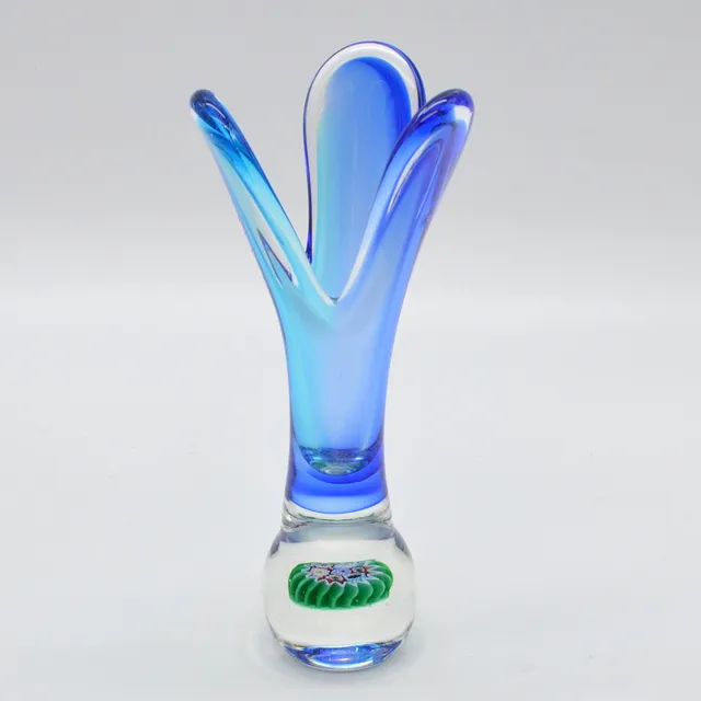MURANO GLAS VASE, MEHRFACHES STUDIOGLAS, SOMMERSO UND MILLEFIORI, ITALIEN, UM 1970.