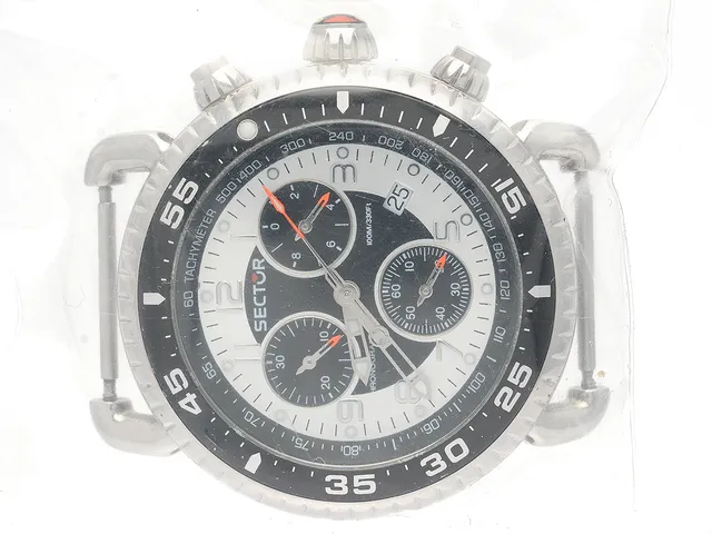 Sector, nr.3251990025-52101, herrur, 42mm, stål, quartz, kronograf, tidtagning återställer ej korrekt, datum, mineralglas, saknar armband