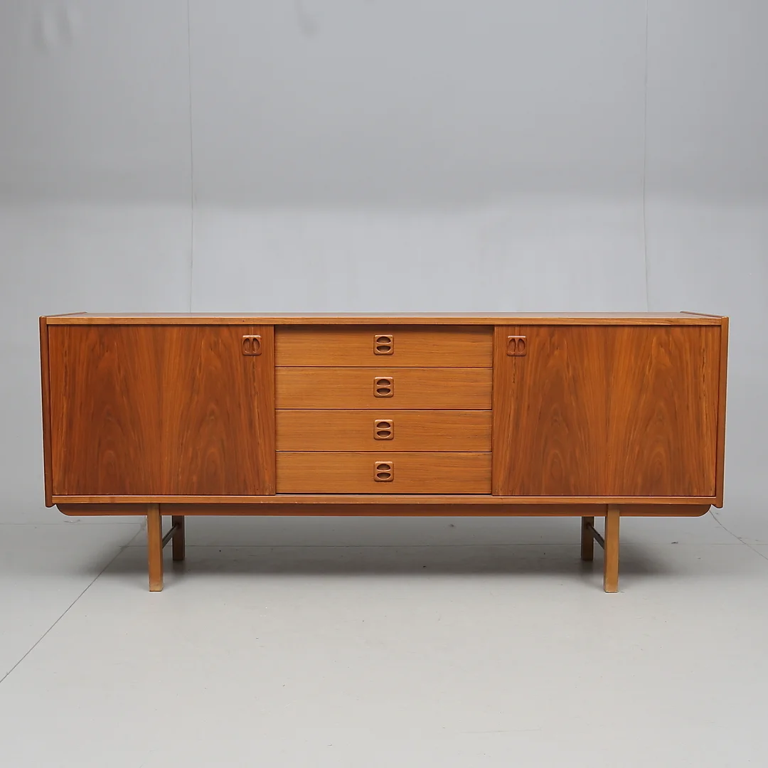 SIDEBOARD Erik Wörtz för IKEA, 1960/70-tal. — Cupboards, Cabinets & Shelves — Gomér & Andersson Norrköping