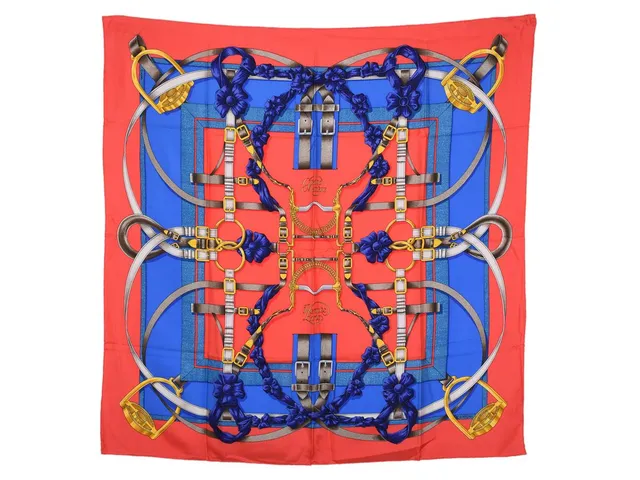 HERMÈS, SCARF, Grand Manege, Henri d'Origny, 100% siden, 90x90 cm, multifärgad, röd, blå, gul. Excellent Condition.