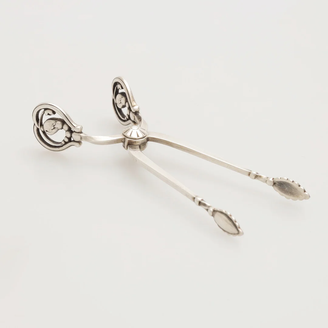 SOCKERTÅNG, sterlingsilver, vikt 23 gram. — Silver — Växjö Auktionskammare