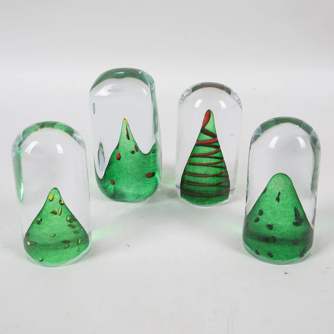 ANDERS WINGÅRD. Julgranar, 4 st, glas, delvis signerade. — Art glass — Ekenbergs Auktioner