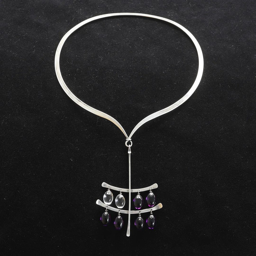 VIVIANNA TORUN BÜLOW-HÜBE. Collier med hänge, sterlingsilver, för Georg Jensen Danmark. — Necklace — RA Auktionsverket Norrköping
