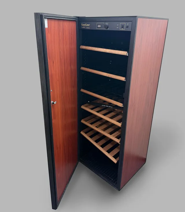 EUROCAVE COMFORT WINE CELLAR.