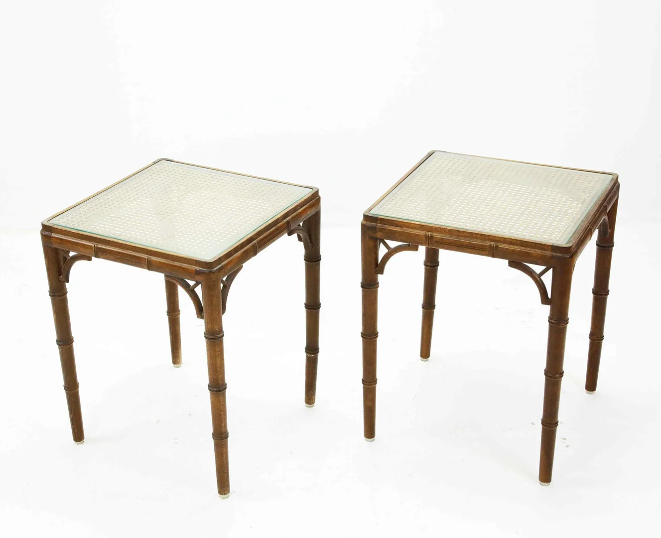 SIDOBORD, ett par, Miranda of Sweden, 1900-tal. — Tables — Hälsinglands Auktionsverk
