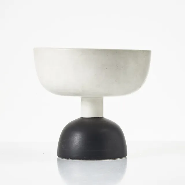 ETTORE SOTTSASS. (Italien, 1917–2007). Skål på fot, stengods, dekor av ränder, Bitossi, Italien.
