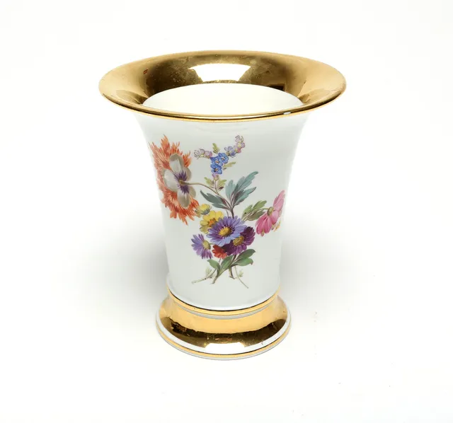 VAS, porslin, Meissenmärke, 1900-tal.