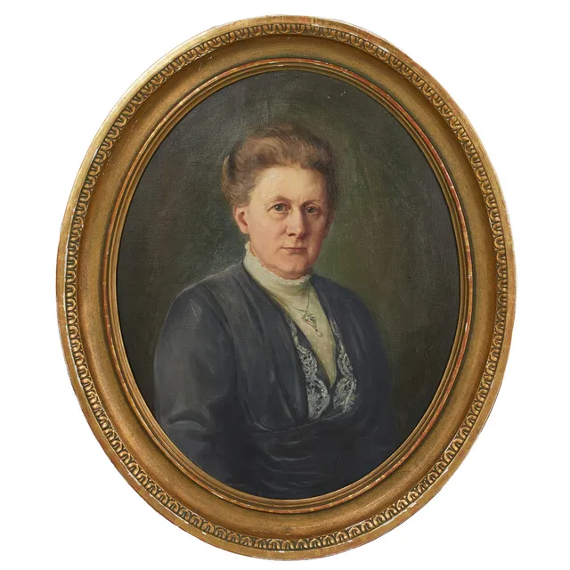 BRUNO HOPPE (1859-1937). Porträtt föreställande konsulinnan Anna Lindgren (fd. Åberg), signerad och daterad B. Hoppe, olja på duk.