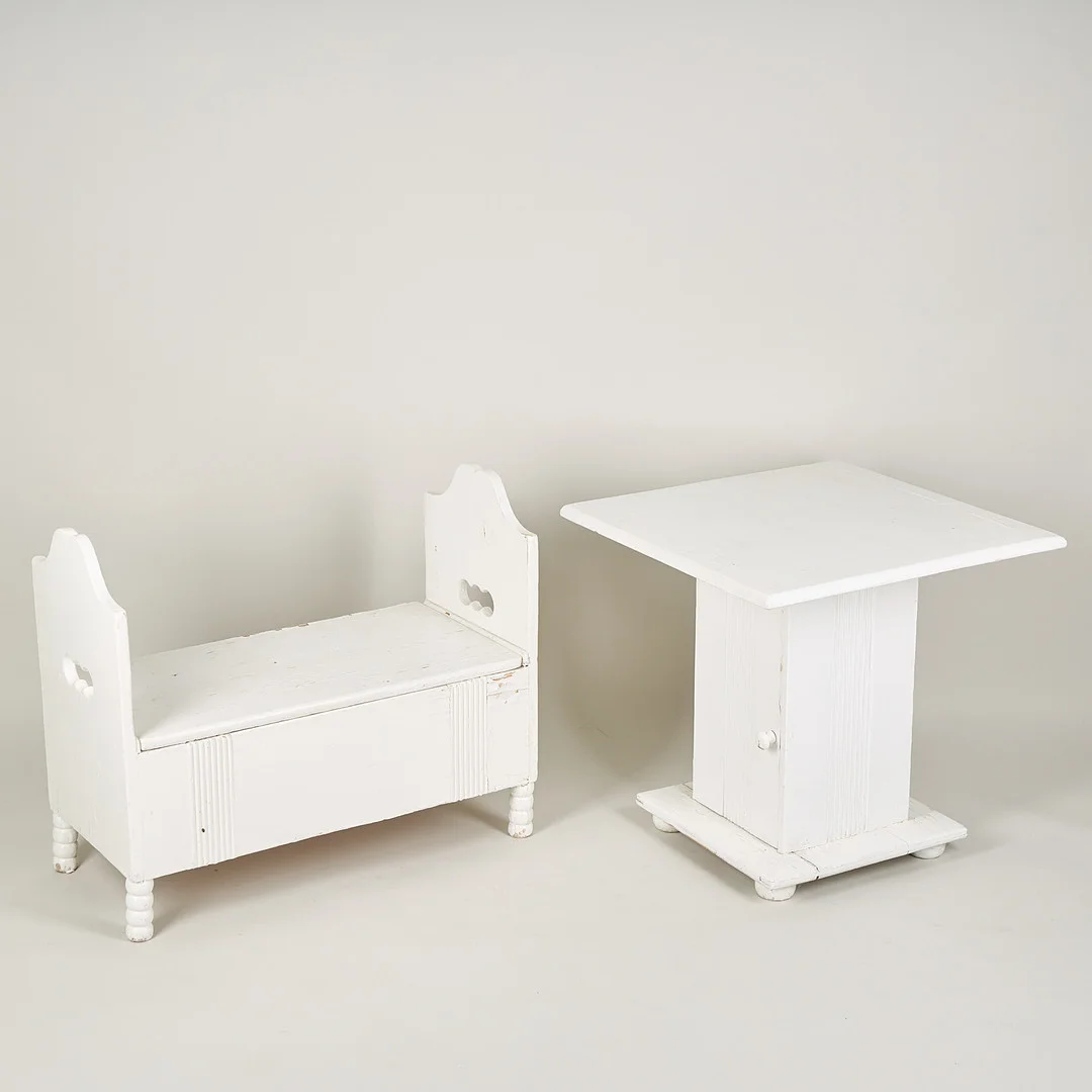 ELIEL SAARINEN. barnmöblemang, 2 delar, "Elsa", Oy Stockmann Ab, Kervo Snickerifabrik, 1918. — Other — Stockholms Auktionsverk Helsinki