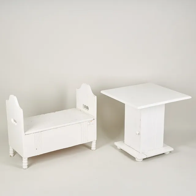 ELIEL SAARINEN. barnmöblemang, 2 delar, "Elsa", Oy Stockmann Ab, Kervo Snickerifabrik, 1918.