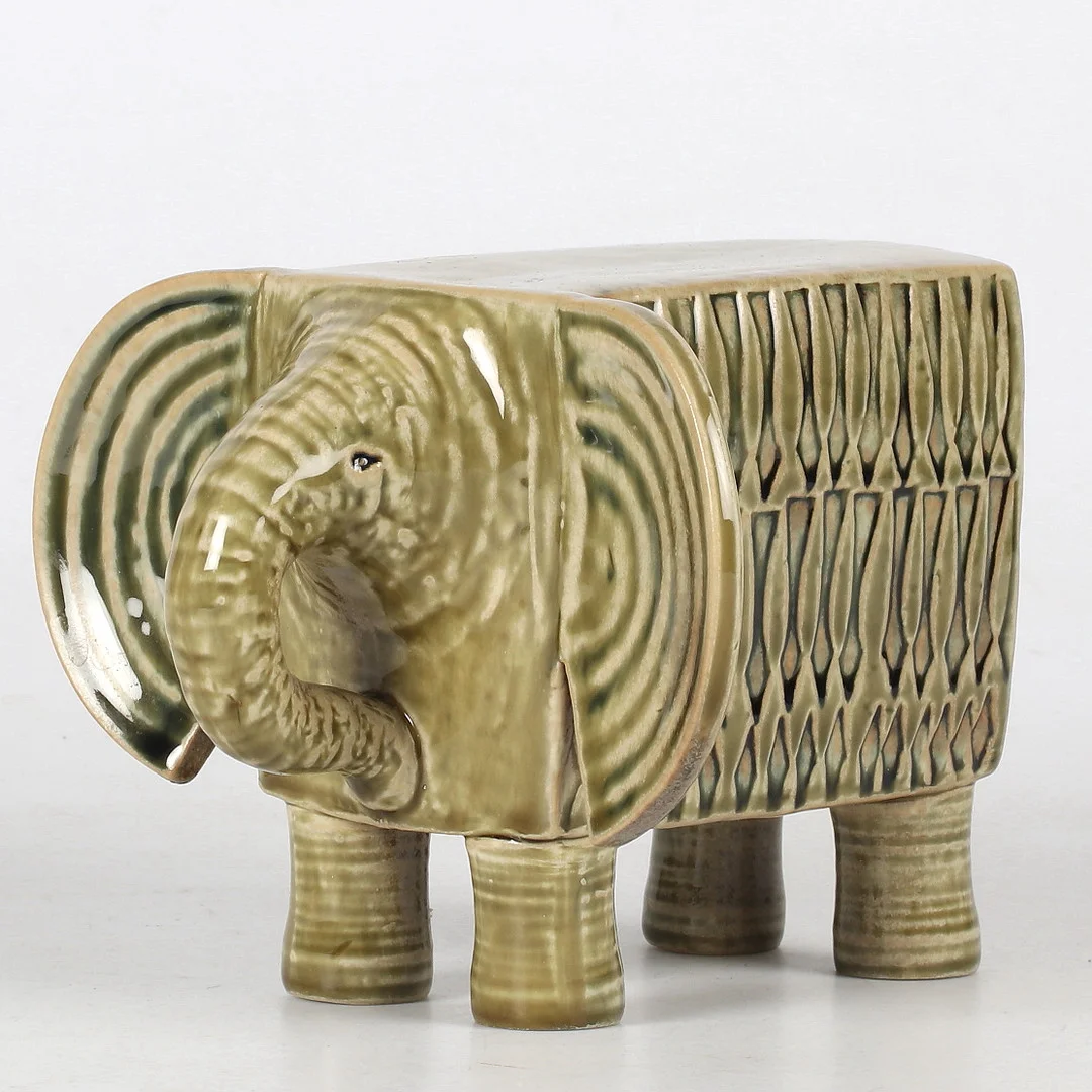 LISA LARSON. "Elefant", ur serien Afrika, Gustavsberg. — European — Stadsauktion Sundsvall
