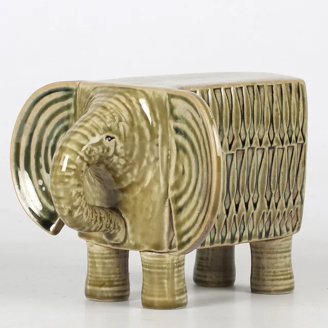 LISA LARSON. "Elefant", ur serien Afrika, Gustavsberg.