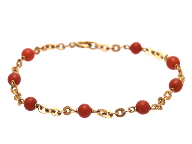 ARMBAND, 18K guld, korall, längd 18 cm, vikt 4,2 g.