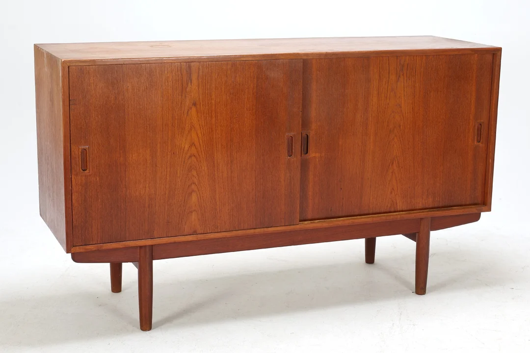 Børge Mogensen for Søborg Møbler. Teak sideboard, model '160' — Furniture/Cabinets, chests of drawers — Lauritz