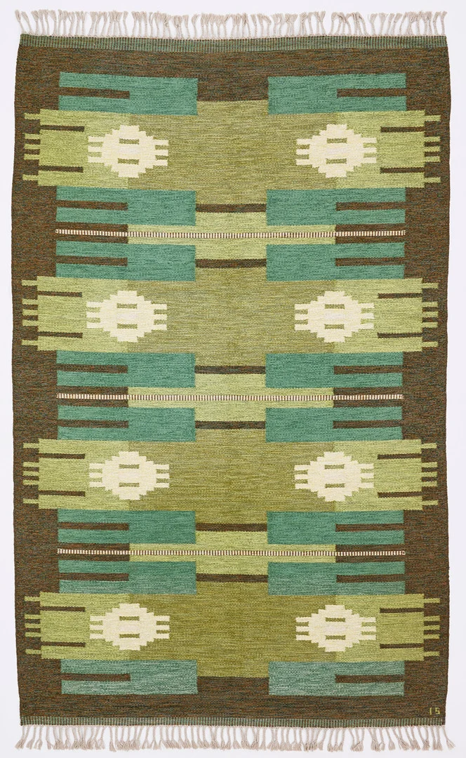 INGEGERD SILOW. Matta, Sverige 1960/70-tal, dekor i grönt, 310 x 190 cm. — European Carpets & Textiles — Stockholms Auktionsverk Fine Art