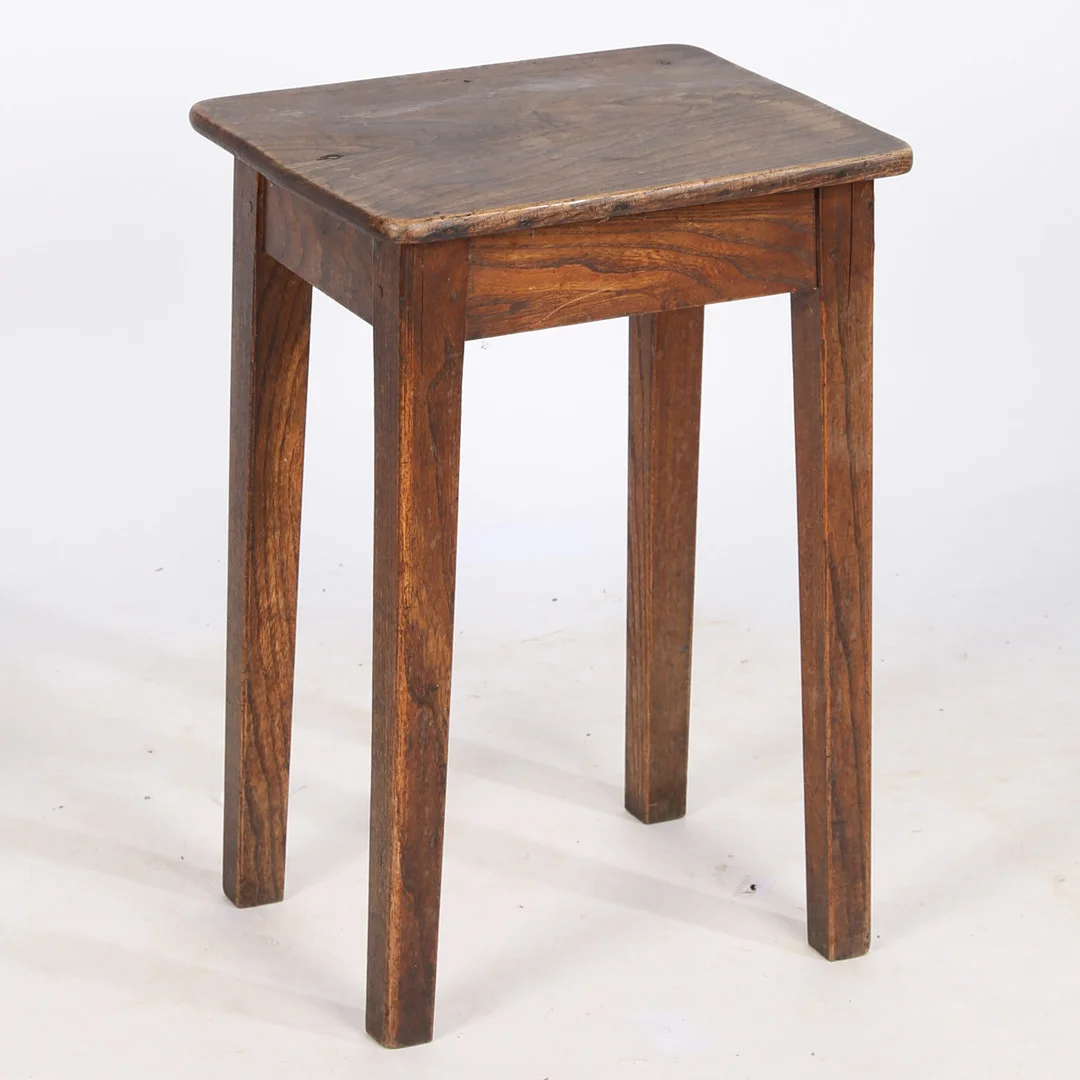 A LATE 19TH/20TH CENTURY OAK AND ELM MILKING STOOL. — Other — Bishop & Miller