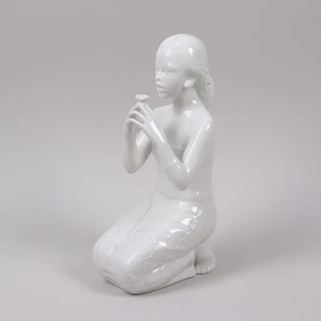 HARALD SALOMON. figurin, "Baliflickan", Rörstrand, 1900-tal.