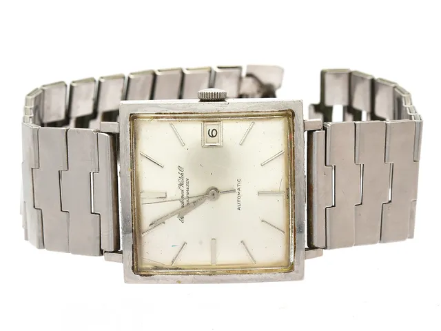 INTERNATIONAL WATCH Co, Schaffhausen, herrur, 30,5 x 30,5 (37) mm, Cal 8541, Serie nr. 1732504, Boett nr. 1722284 / R1160A, stål (Staybrite), automatisk, plexiglas, datum, skadad urtavla, buckla (se bilder), ca 1963.