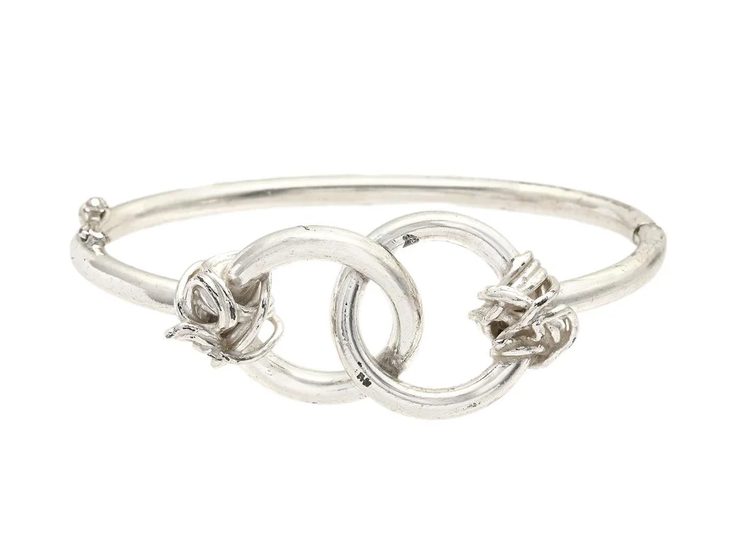 ARMRING, sterlingsilver, innermått 6,5 cm x 5 cm, vikt 25,3 g. — Smycken/Armring — Kaplans