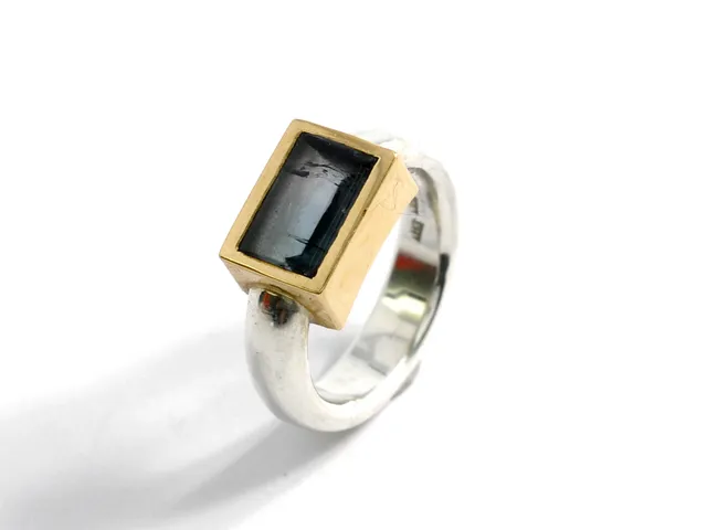 RING, silver/18K guld, turmalin, stl 16,5 mm, Smide & Form, Stockholm 2008.