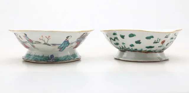 Two Chinese bowls in “rose family” porcelain and “green family” porcelain, 20th Century.