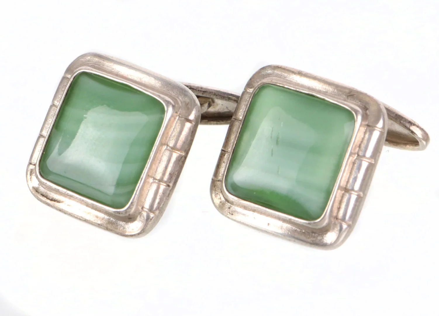 ART DECO MANSCHETTENKNÖPFE mit Malachitglas, Silber 835. — Cufflinks & Tie Pins — Auktionshaus Bossard