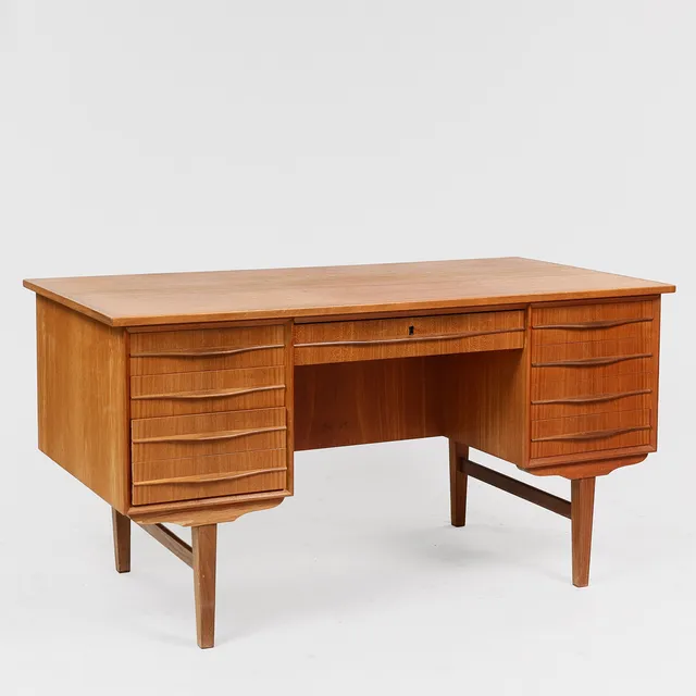Skrivebord af teak, 1960'erne, Danmark.