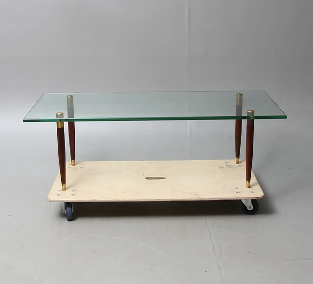 SOFFBORD med glasskiva, 1950/1960-tal.