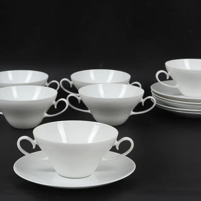 BJÖRN WIINBLAD. Buljongkoppar med fat, 12 delar, "Romance", Rosenthal.