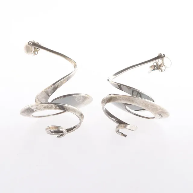 VIVIANNA TORUN BÜLOW-HÜBE. Örhängen, ett par, sterlingsilver, För Georg Jensen Danmark.