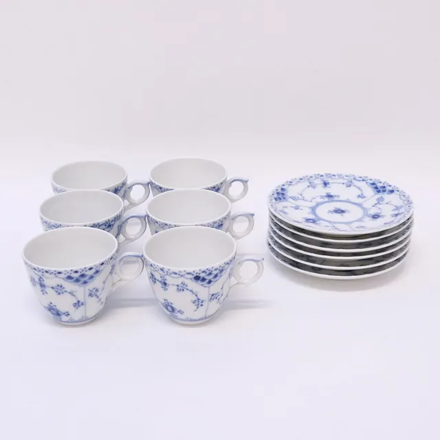 ROYAL COPENHAGEN, "MUSSELMALET", MOCCAKOPPAR + FAT, 12 DELAR.