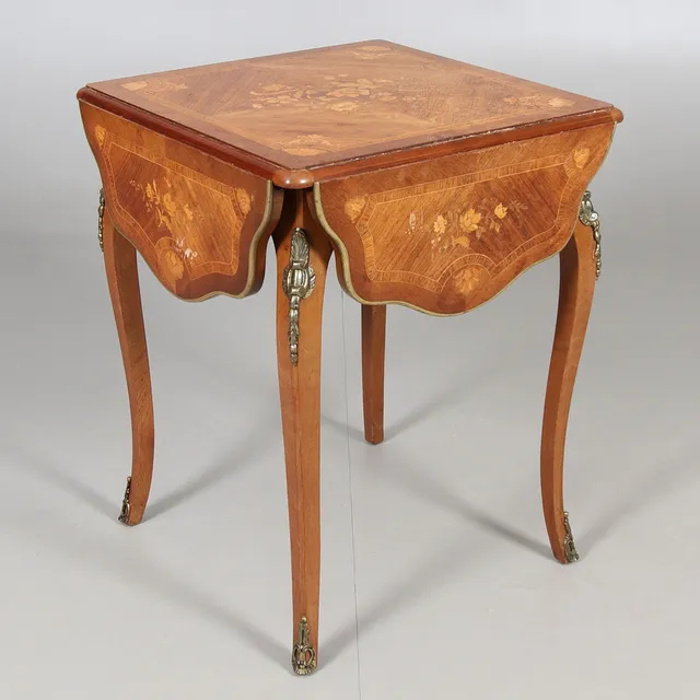 BORD med klaffar, rokokostil, 1900-tal.