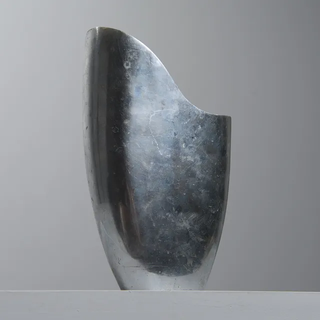ANNA EFVERLUND. Vas, aluminium, 1900-talets andra del.