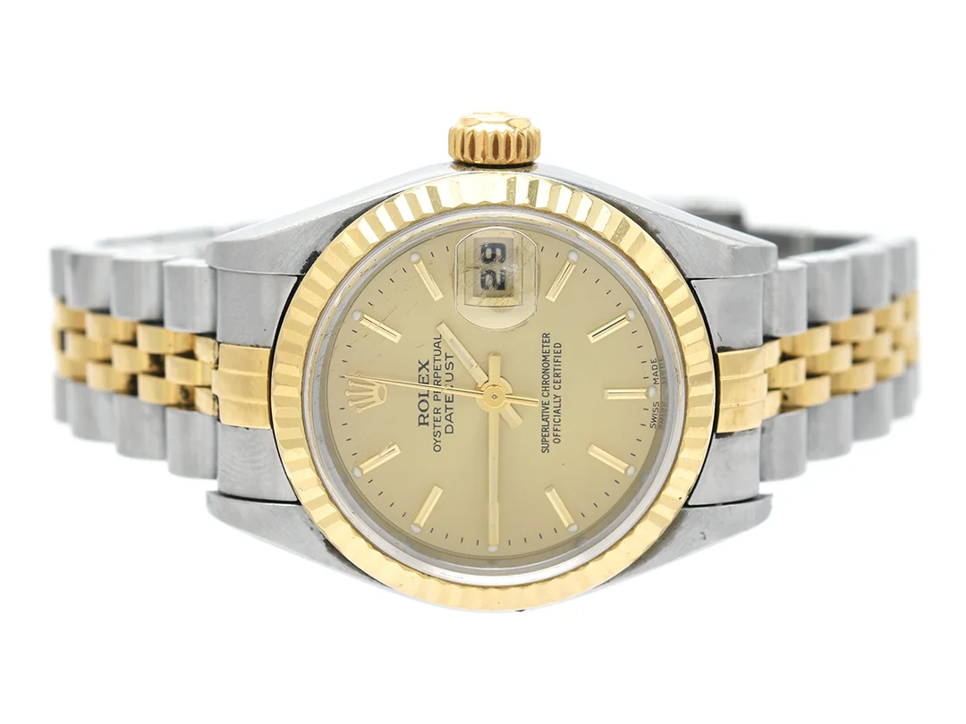 ROLEX, Oyster Perpetual, Datejust, Chronometer, Ref nr. 79173, Serie nr. Y811349, Cal 2235, Verk nr. A 1211822, Boett nr. 2060, damur, 26 mm, stål/guld, automatisk, safirglas (skadat), datum, Jubileelänk, viklås, Ref nr. 62523D-18-AD9/468 B, ca 2002. — Klockor/Rolex — Kaplans
