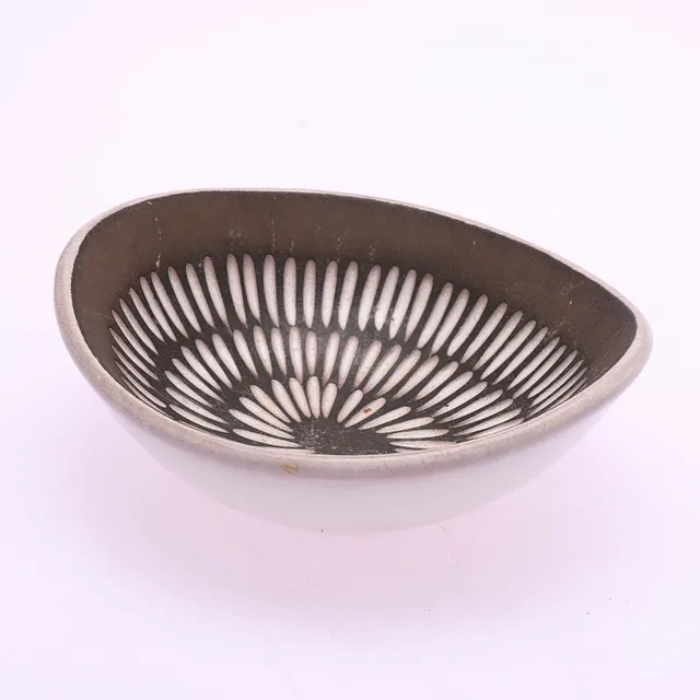 INGRID ATTERBERG. Skål, "Negro", nr 2127, Upsala Ekeby.