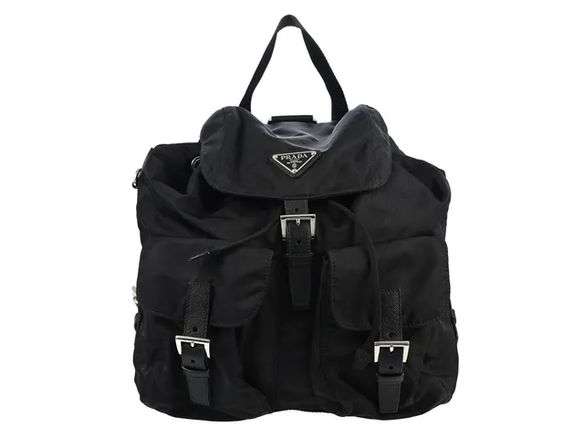 VÄSKA, PRADA, Backpack, svart nylon, läder, silverfärgade beslag, 29,5x29x14,5 cm.