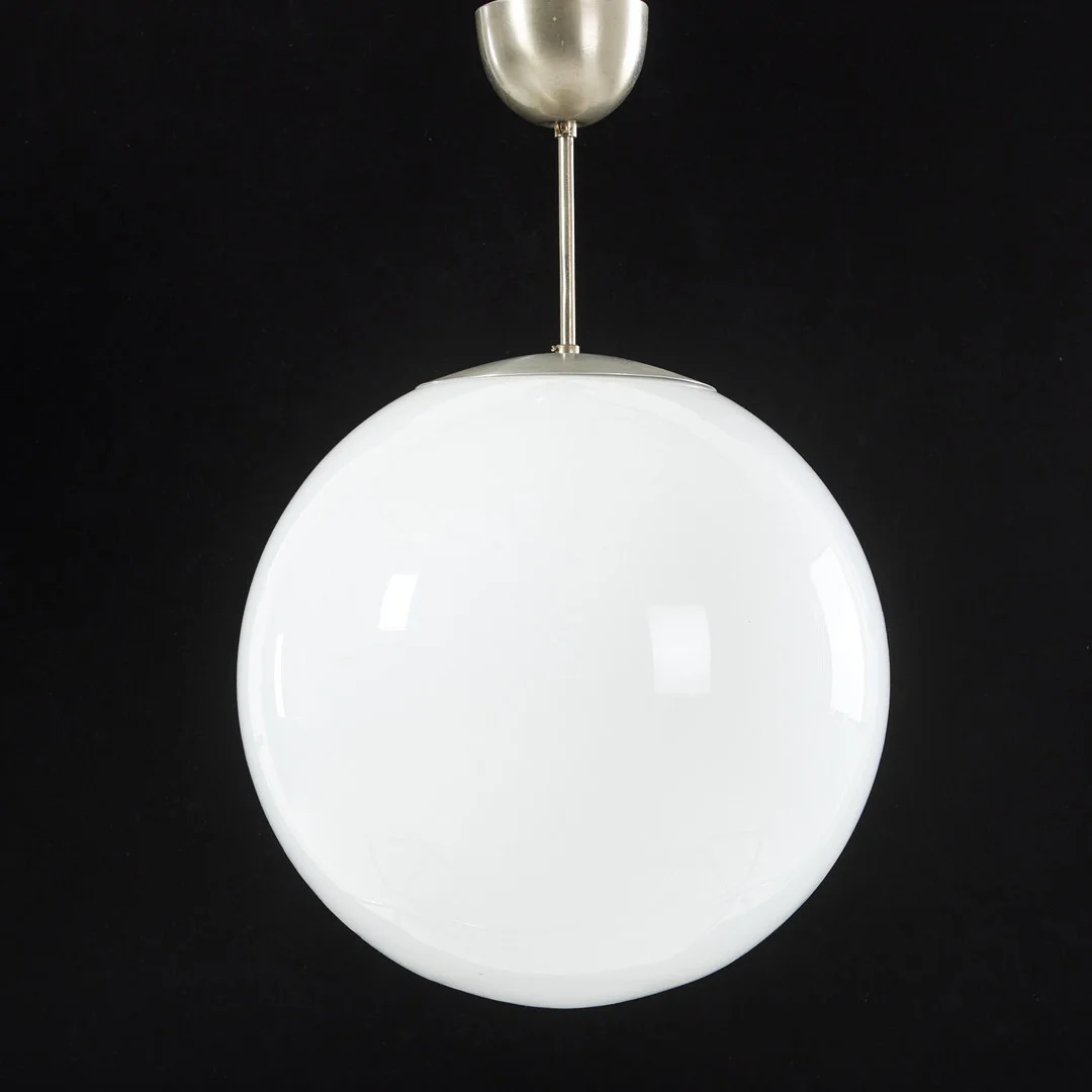 HARALD NOTINI. Taklampa, Arvid Böhlmarks Lampfabrik, modell 10191, mattförnicklad mässing med kupa i s.k. veluriaglas. — Ceiling lights — Stockholms Auktionsverk Magasin 5