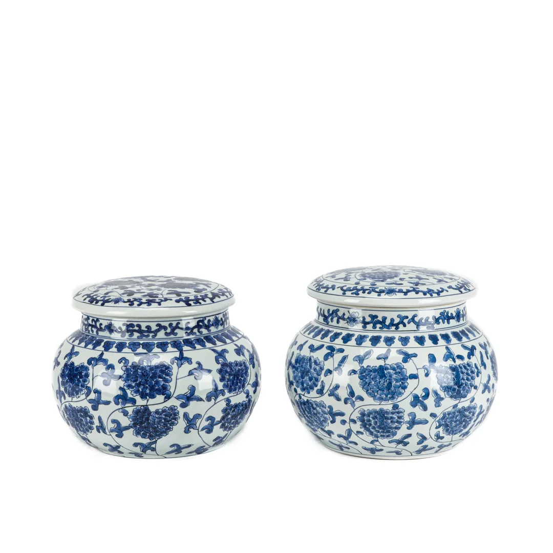 A pair of Chinese porcelain lidded jars, 1900s (2) — Hobby and collectibles/Asian art — Lauritz