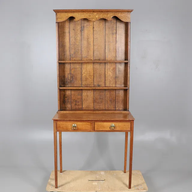 AN ANTIQUE OAK DRESSER (MARRIAGE).