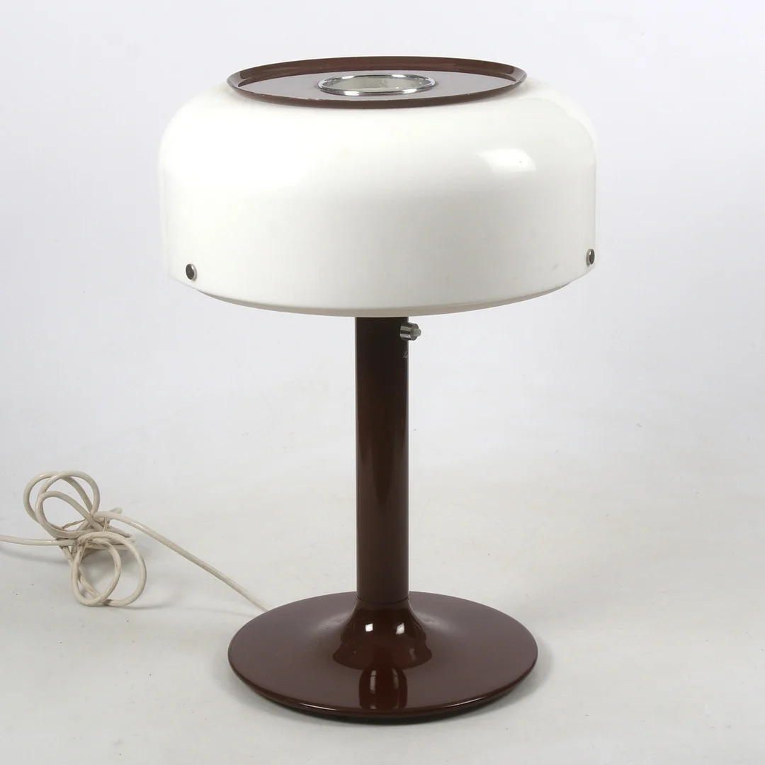 ANDERS PEHRSON. Bordslampa, "Knubblingen", Ateljé Lyktan, Åhus, 1900-talets andra hälft. — Table Lamps — Stadsauktion Sundsvall