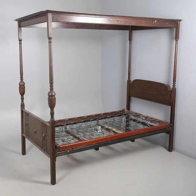 A STAPLES & CO. OAK SINGLE FOUR POSTER BED.