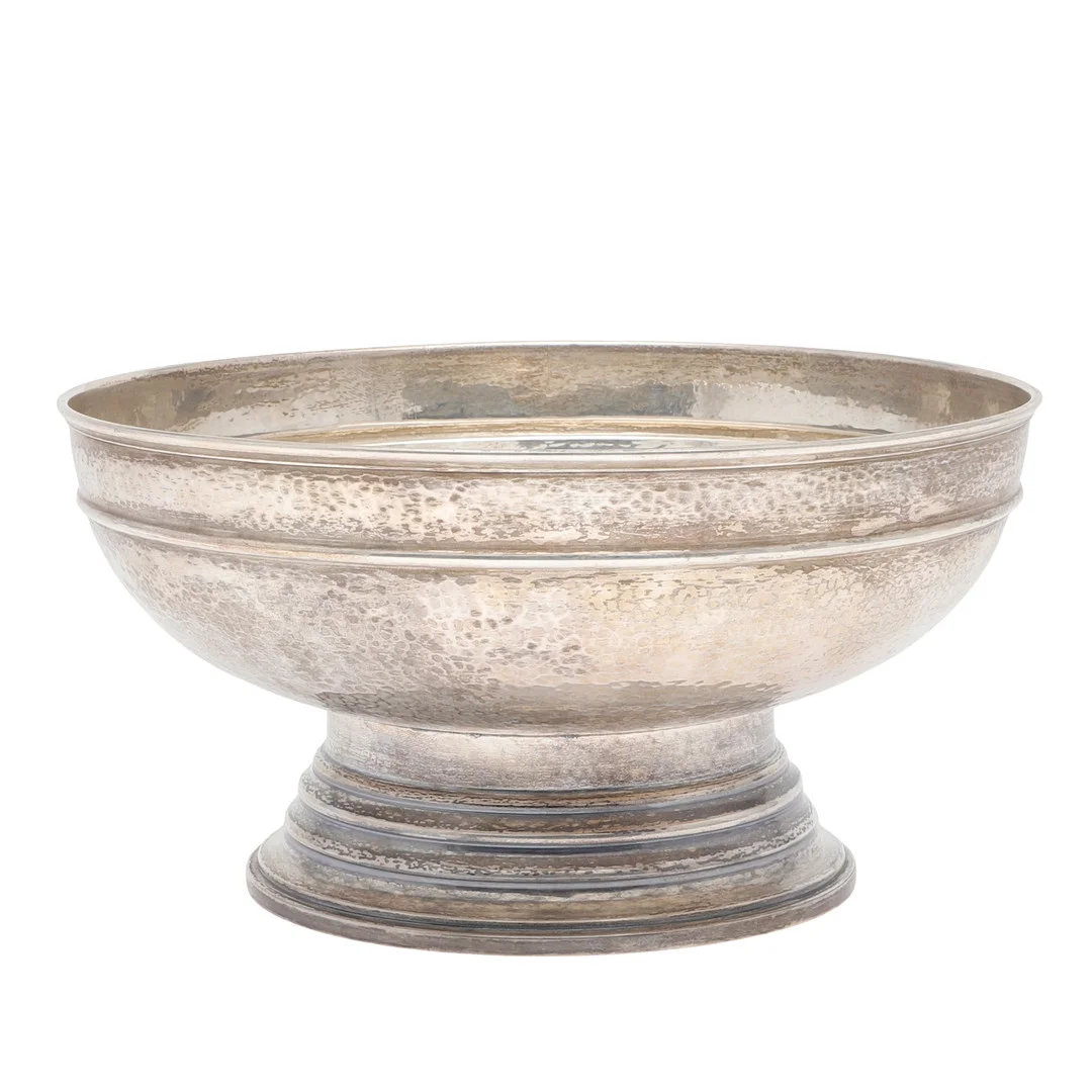 A GEORGE V SILVER PEDESTAL BOWL. — Silver — Lawrences Auctioneers