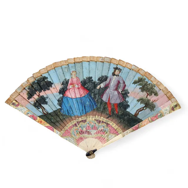 Dutch or French folding fan in bone, circa 1700.