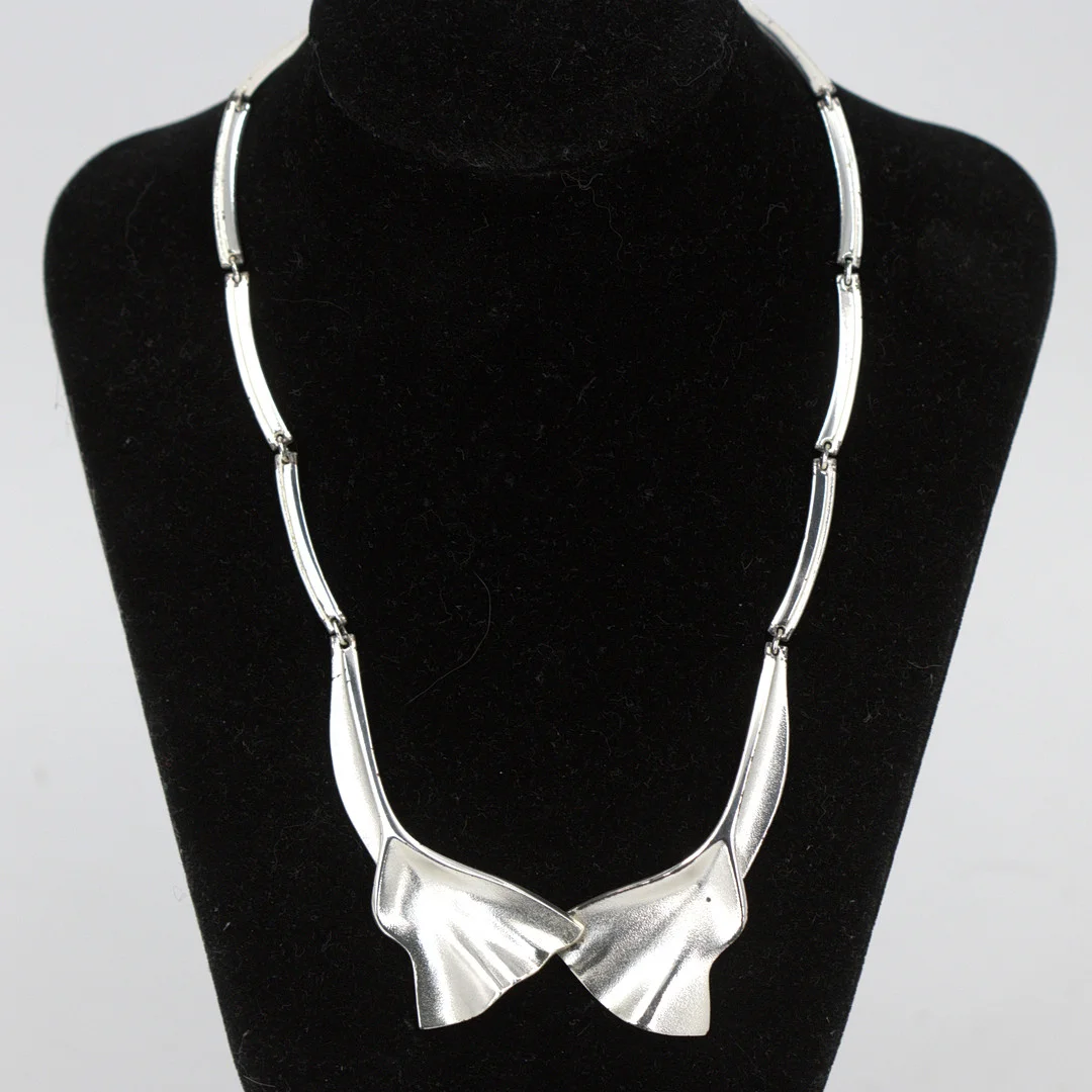 BJÖRN WECKSTRÖM. Halsband, sterlingsilver, länkad kedja, stämplat W, Lapponia, Finland 1989. — Necklace — Höganäs Auktionsverk