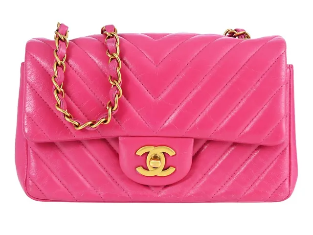 CHANEL, VÄSKA, Chevron Double Flap Bag, rosa kalvläder, guldfärgade beslag, 19,5x10x6 cm, hologrammärkt 21044516, år 2015-2016, dustbag. Good Condition.