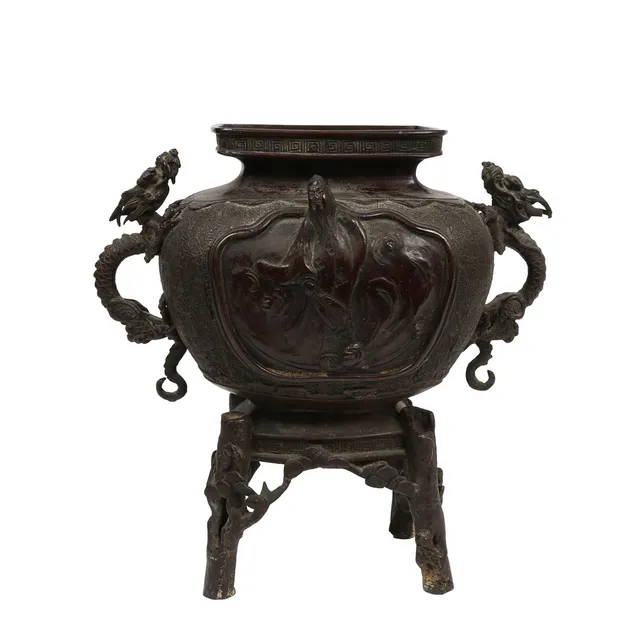 A CHINESE BRONZE CENSER, 19TH CENTURY.