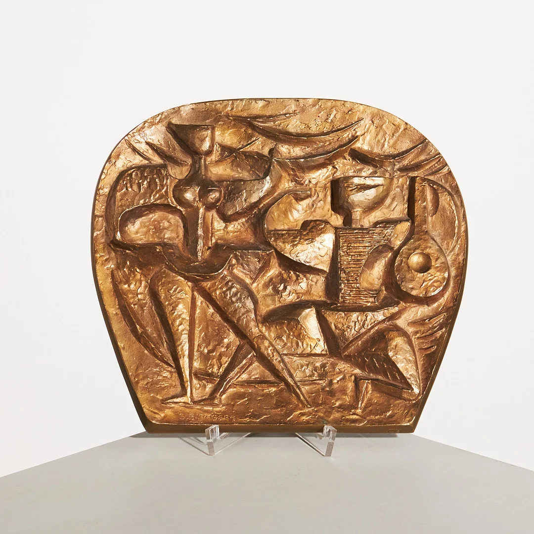 STIG BLOMBERG. Relief, patinerat brons, "Harlekin och Colombina" signerad S. Blomberg, gjutarmärkt H. Bergman 165. — Sculptures & Bronzes — Stockholms Auktionsverk Magasin 5