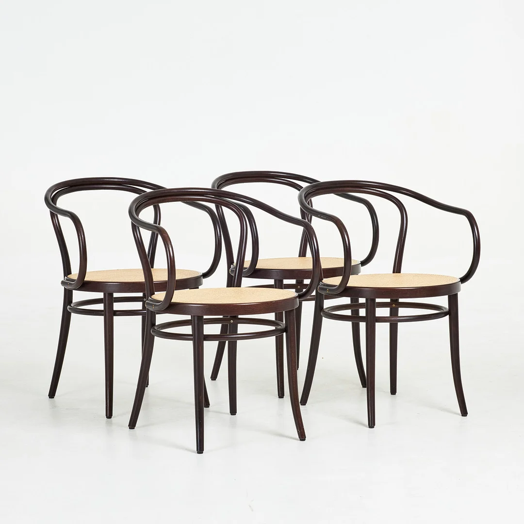 MICHAEL THONET. Karmstolar, 4 st, "No. 30", Ton, betsad stomme, sitsar med rotting. — Armchairs & Chairs — Stockholms Auktionsverk Sickla